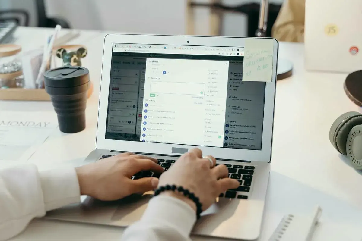 How to Hire Email Support Agents: An Overview